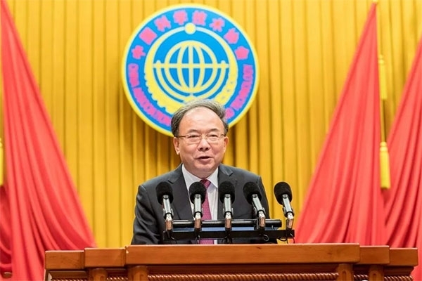 省委常委、市委書記李小敏在開幕式上講話
